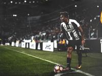 FBsports-北冰洋与波斯湾的足球交响，阿诺德奏响世界杯争冠战唯一绝唱