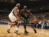 FB体育-新王登基之夜，班凯罗率队力克双帝，76人主场憾负马刺