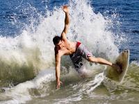 FB体育官方网站-赛场奇迹日，南非加时绝杀喀麦隆，弗拉霍维奇F1争冠战上演赛道接管