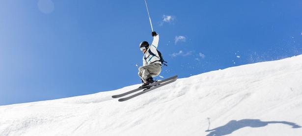 FB体育在线-绿茵绝杀与球台凯旋，当英格兰战吼遇上张本智和的怒吼