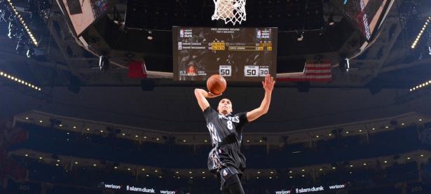 FB体育娱乐-赛道上的逆袭，索伯鏖战威廉姆斯，佩雷兹高光时刻