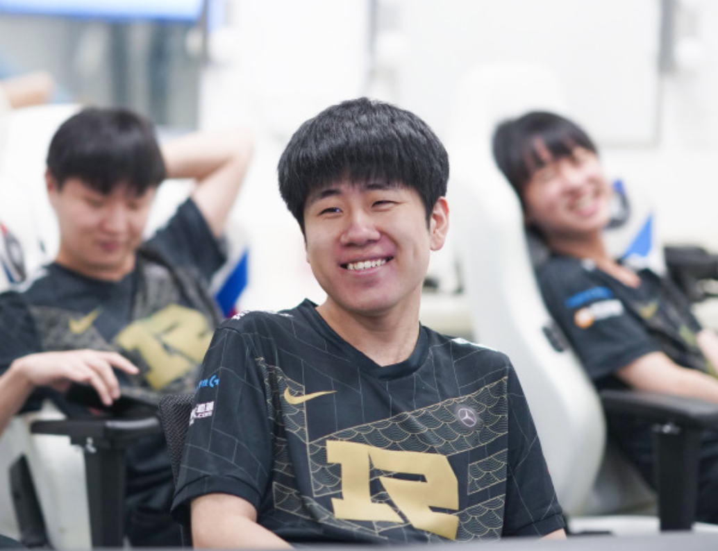 关于V5爆冷RNG，CoreJJ惊艳世界的信息