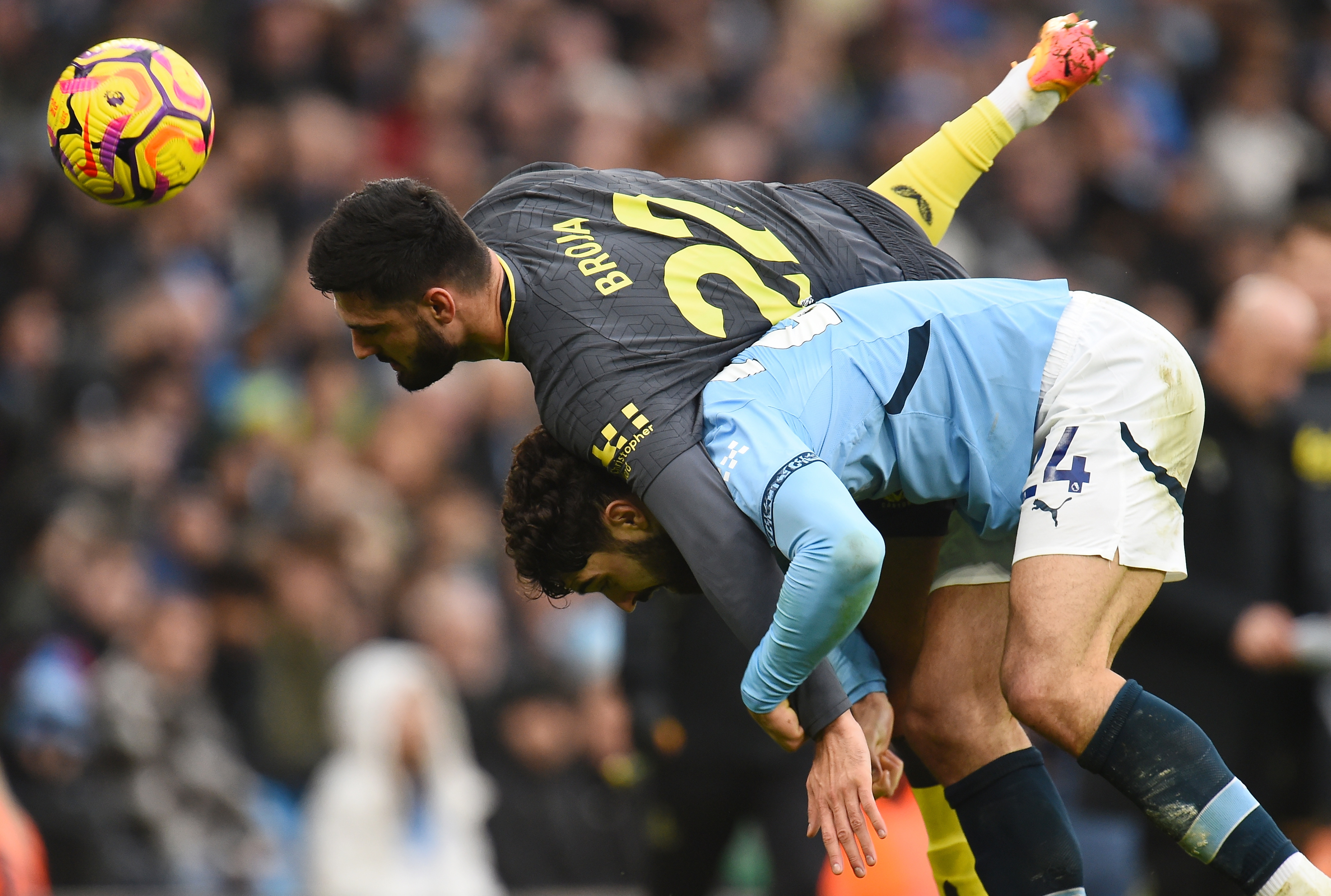 伯恩利备战与埃弗顿的比赛，士气高涨的简单介绍