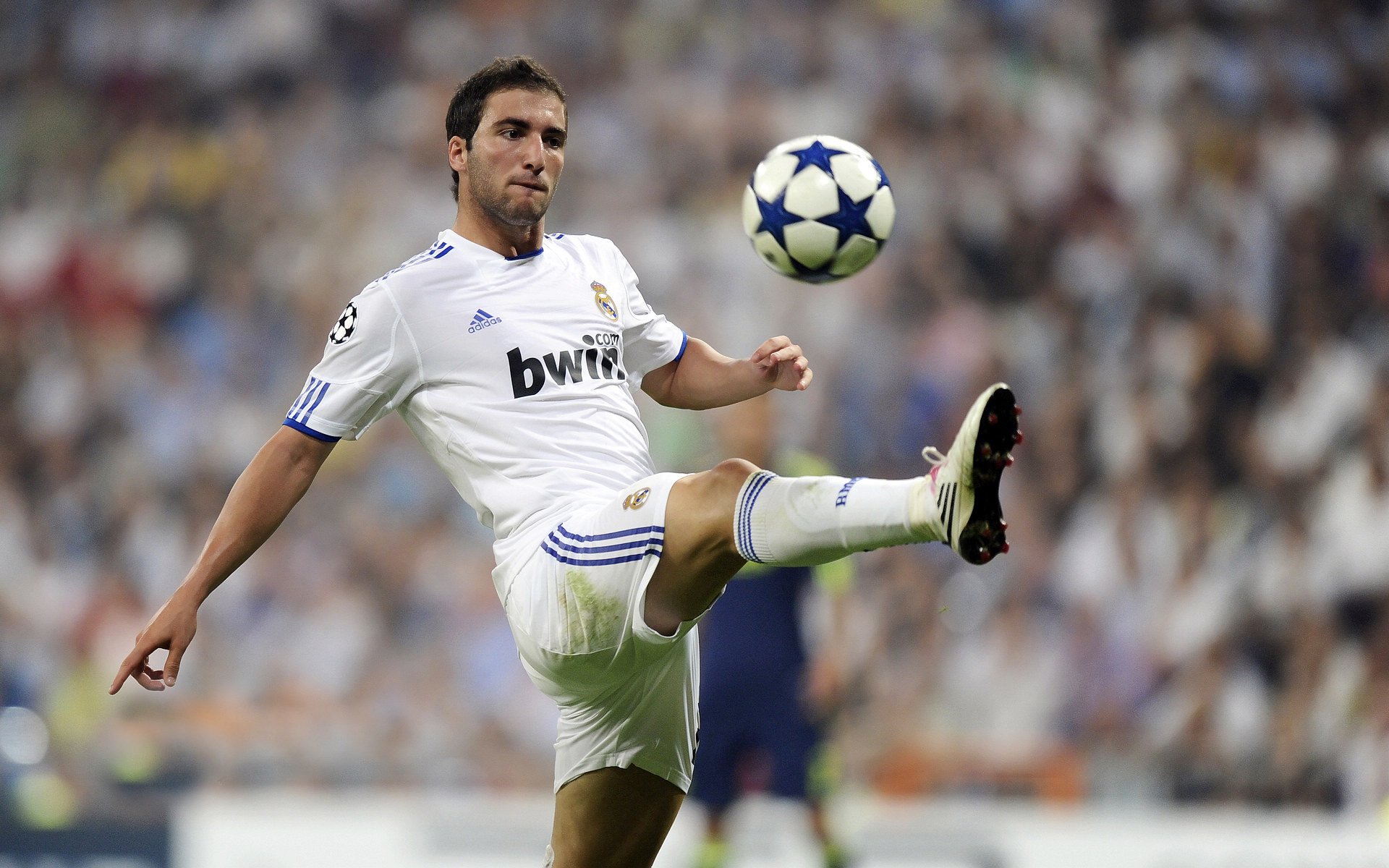 绝杀之夜，拉梅洛·鲍尔，从天才到焦点，勇士与尼克斯的史诗对决