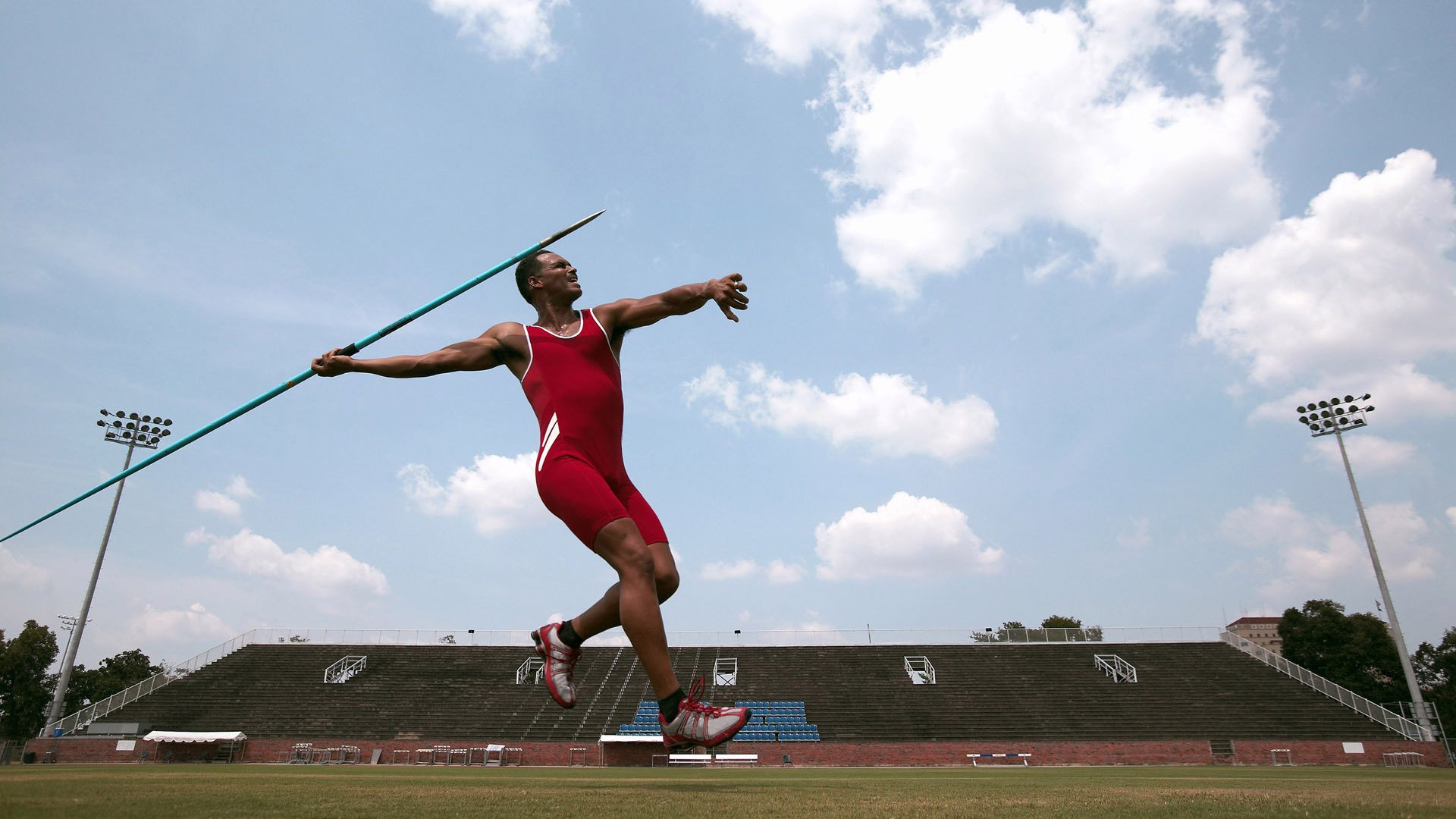 英超争冠焦点战,凯尔特人狂胜雄鹿的跨体育启示